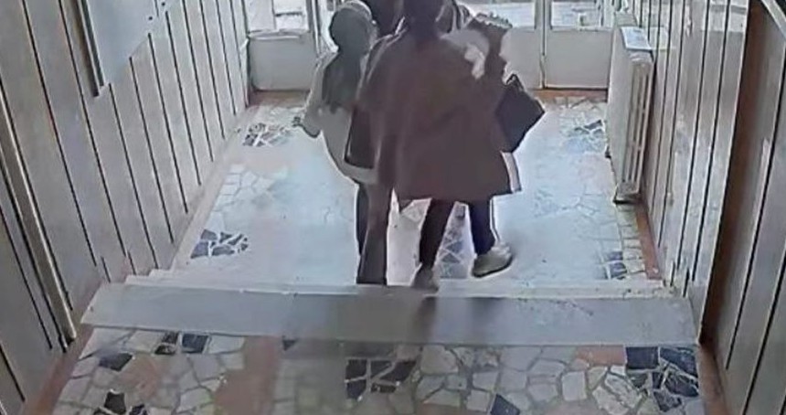 Bursa'da deprem anı saniye saniye kameralara yansıdı