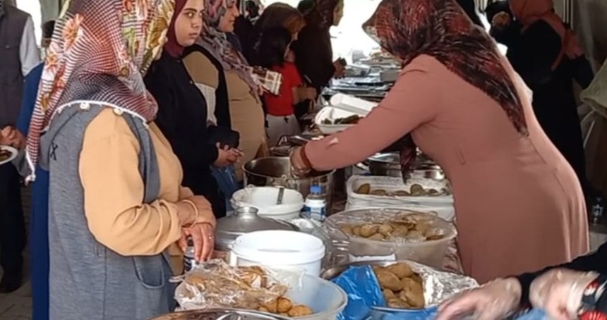 Mahalle sakinleri Gazze için kermeste tek yürek oldu