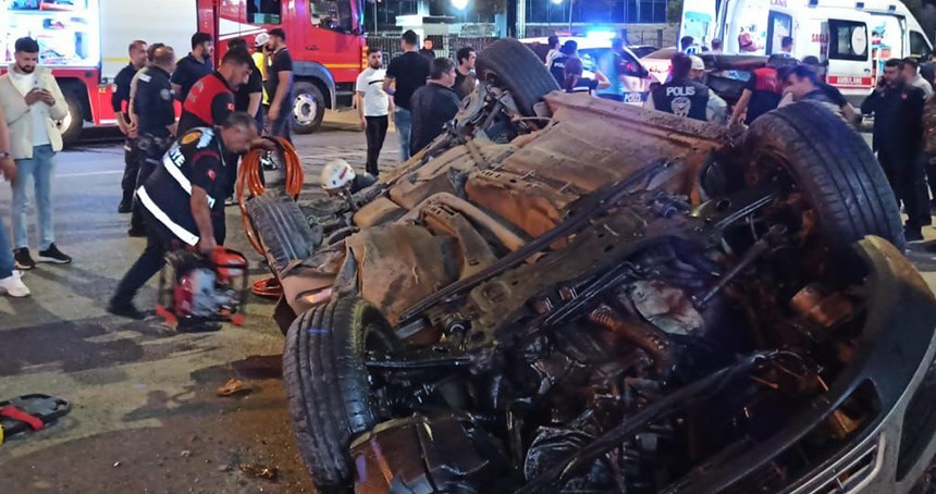 Şanlıurfa’da trafik kazası: 2 ölü, 1 yaralı