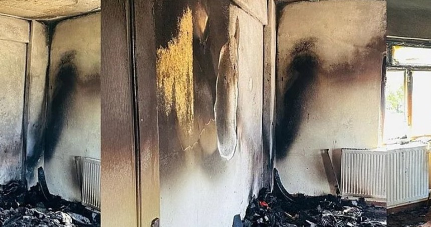 Elektrikli sobadan çıkan yangın evi küle çevirdi