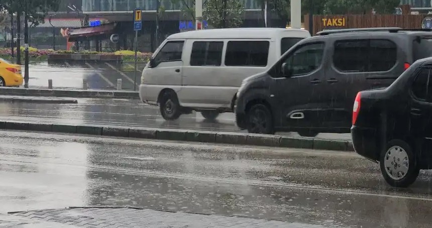 Meteorolojiden kuvvetli yağış uyarısı