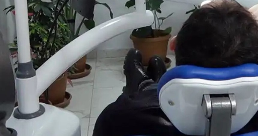 Diş eti çekiliyorsa kemik de eriyordur!