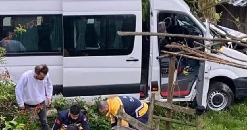 Düzce’de servis minibüsü kaza yaptı: 8 işçi yaralandı