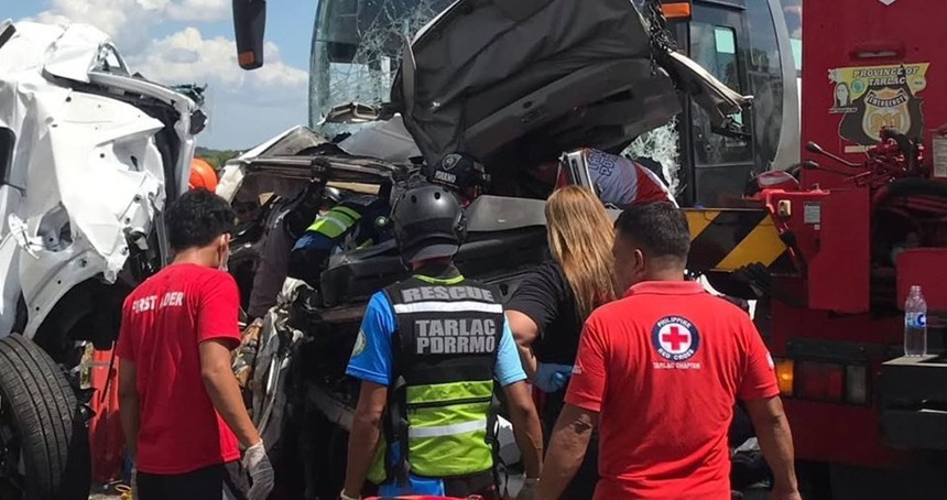 Filipinler'de zincirleme trafik kazası: 12 ölü, 30 yaralı
