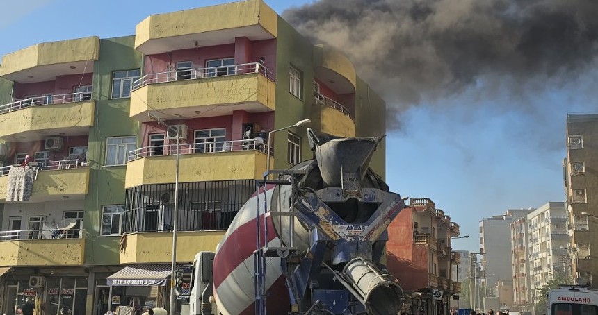 Mardin’de 4 katlı binada yangın paniği