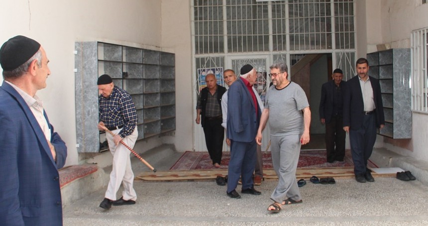 Batman'da borç nedeniyle camilerin elektriğinin kesilmesine vatandaşlardan tepki