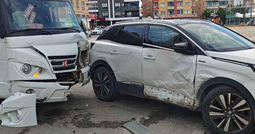 Batman'da maddi hasarlı trafik kazası