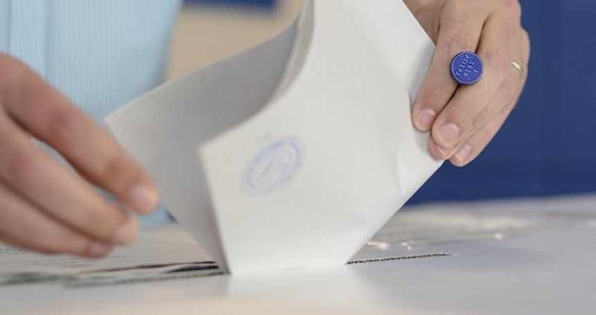 Rumenler tekrarlanan cumhurbaşkanlığı seçimi için sandık başında
