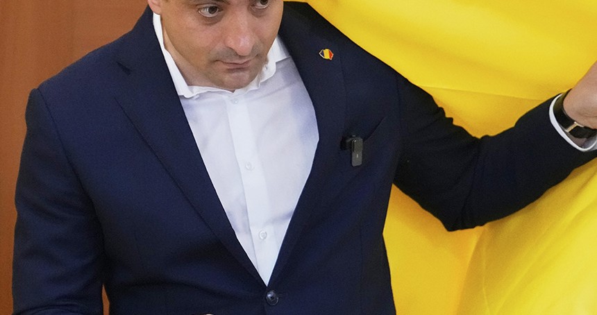 Romanya’da cumhurbaşkanlığı seçimi ikinci tura kaldı