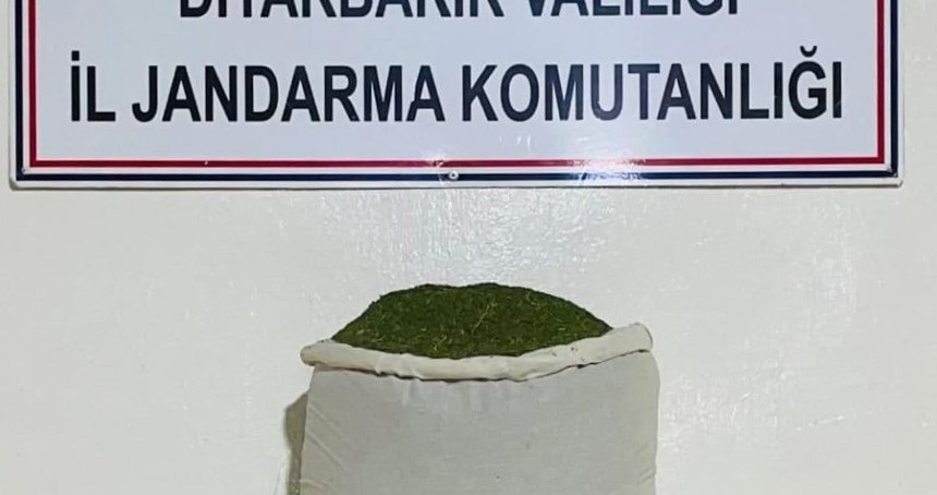 Diyarbakır'da 77 kilogram toz esrar ele geçirildi