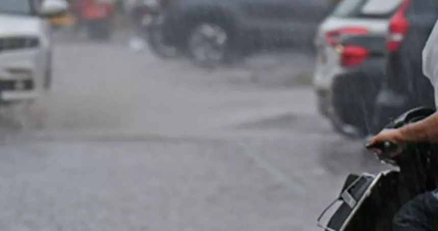 Hindistan'da yağış ve fırtınalar nedeniyle 14 kişi öldü