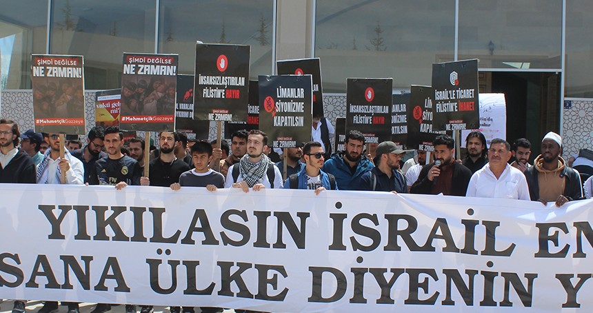 Fırat Üniversitesi öğrencilerinden Vicdan Gemisi'ne yapılan saldırıya tepki