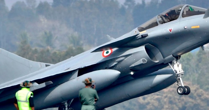 Pakistan, Hindistan'a ait 5 savaş uçağı ve 1 İHA'yı düşürdüğünü açıkladı