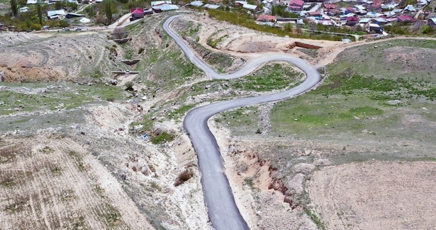 Ayvalı Mahallesi'nin 36 yıllık yol sorunu çözüldü