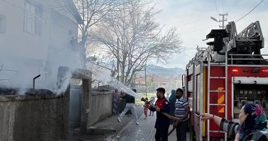 Bingöl'de odunlukta çıkan yangın kontrol altına alındı
