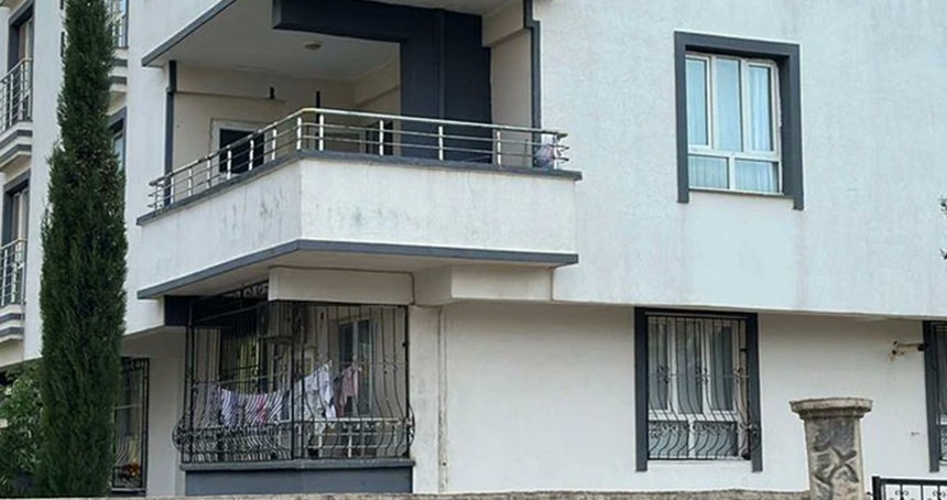 Balkondan düşen bebek hayatını kaybetti