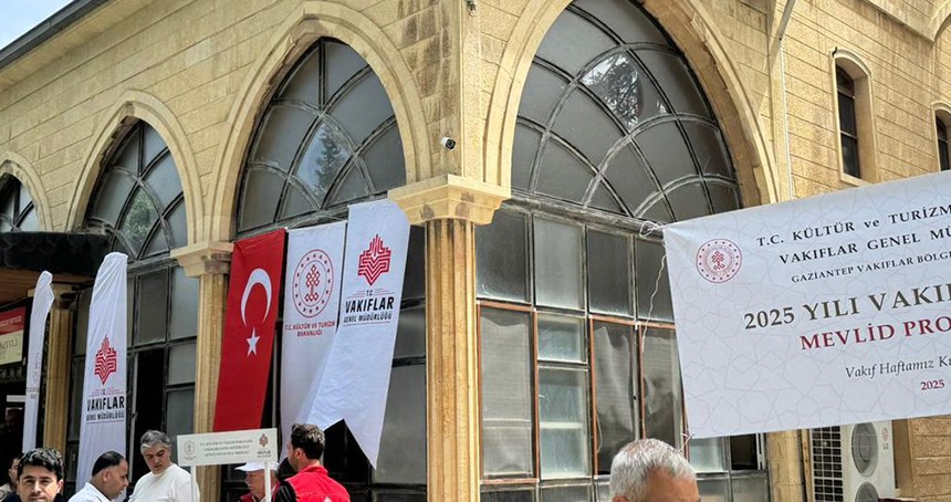 Gaziantep'te Vakıflar Haftası dolayısıyla camilerde mevlid-i şerif okutuldu