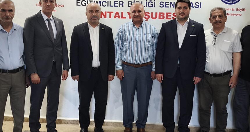 HÜDA PAR Antalya İl Başkanlığından, ailenin korunmasına dair kanun teklifi için STK'lara ziyaret