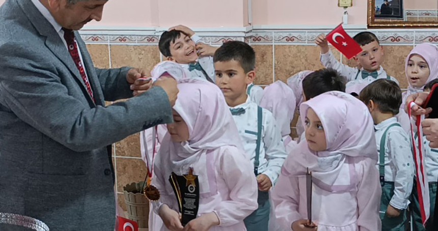 Anamurlu minikler Kur'an ile taçlandı