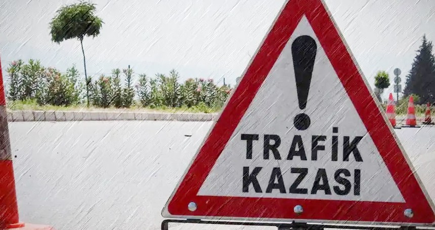 Sinop'ta üniversite öğrencilerini taşıyan otobüs devrildi: 2’si ağır 18 yaralı