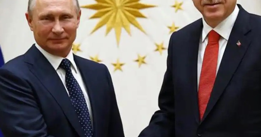 Cumhurbaşkanı Erdoğan, Putin’e müzakerelere ev sahipliği yapmaya hazır olduklarını bildirdi