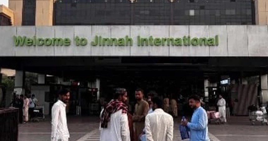 Pakistan hava sahası uçuşlara yeniden açıldı