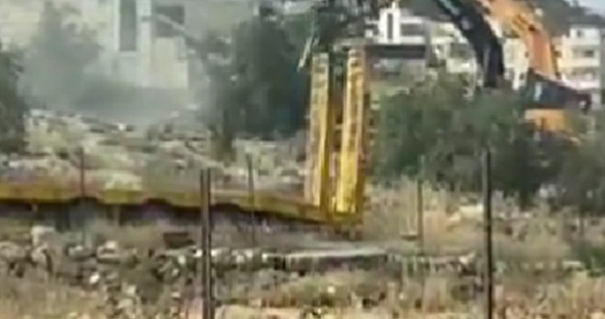 Siyonistler işgal ettikleri toprakları genişletiyor: Batı Şeria’da 7 kişilik ailenin evi yıkıldı