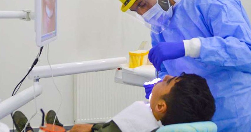 Ağız ve diş sağlığı için şekerli gıdalardan sonra kazein içeren ürünler tüketin