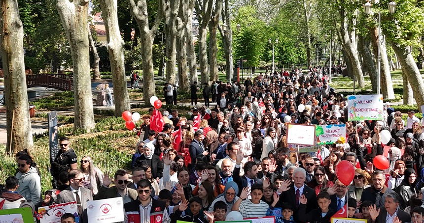 İstanbul'da "Aile Yılı" yürüyüşü