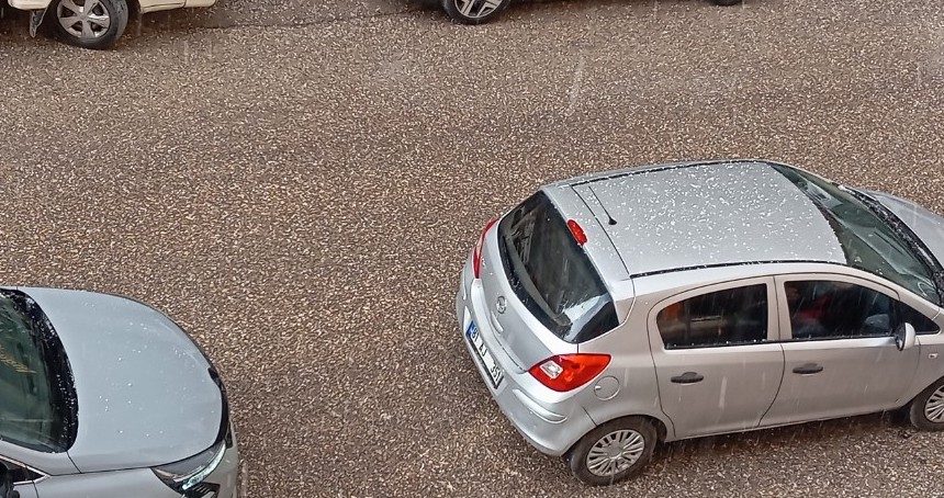 Mardin’de dolu yağışı etkili oldu