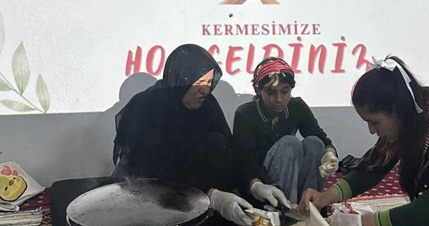 Ortaokul öğrencilerinden Gazze’ye destek kermesi