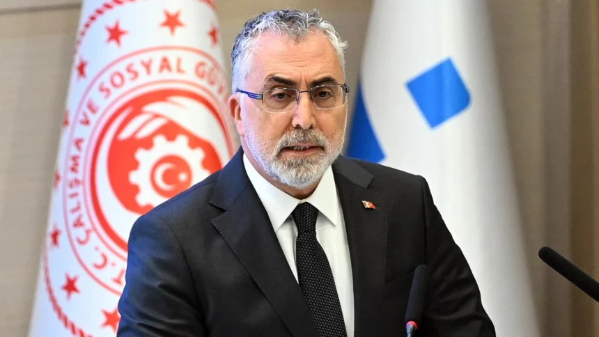 Vedat Işıkhan: İşsizlik oranı son 25 yılın en düşük seviyesinde