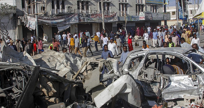 Somali'de askeri üs yakınında patlama
