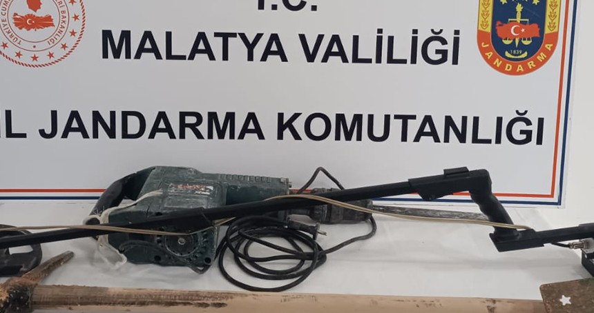 Malatya'da define avcıları operasyonu: 8 gözaltı