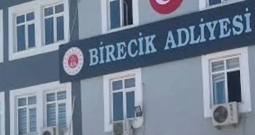 Şanlıurfa'da adliye önünde taşlı sopalı kavga: 5 yaralı