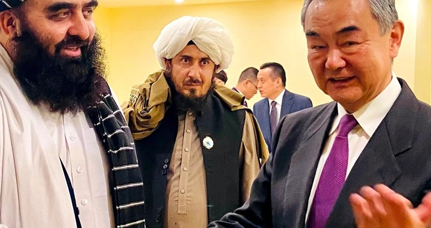 Çin Dışişleri Bakanı, Pekin'de Afganistan Dışişleri Bakanı ile görüştü