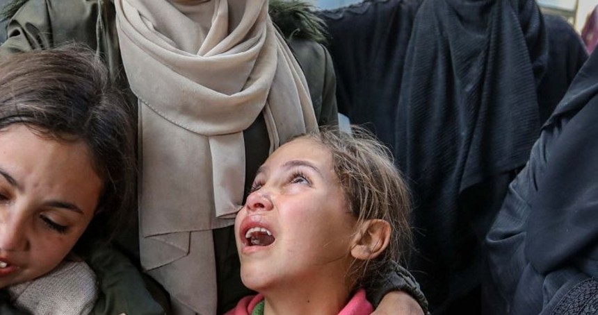Gazze'de 16 binden fazla çocuk katledildi: "Bir nesil yok ediliyor"