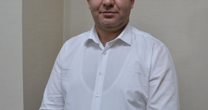 "Gençler okusun" diye geldi, Gazzeli çocuklar için bağış yaptı