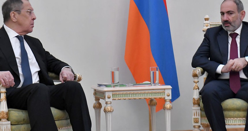 Lavrov: Önce ateşkesin sağlanması gerektiği yaklaşımını reddediyoruz