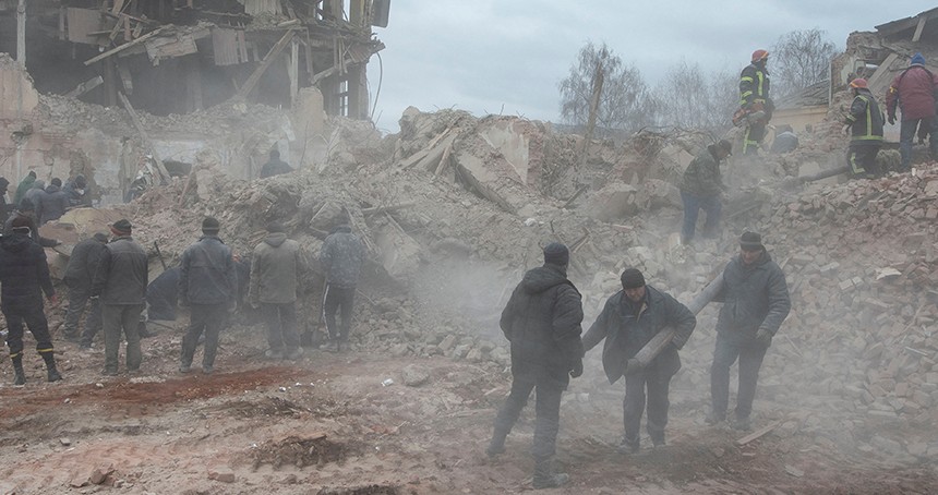 Ukrayna'da askeri eğitim merkezi vuruldu