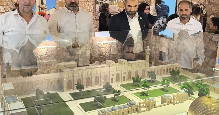 HÜDA PAR Tarsus İlçe Başkanı Tanış'tan Bilim Fuarı'na ziyaret