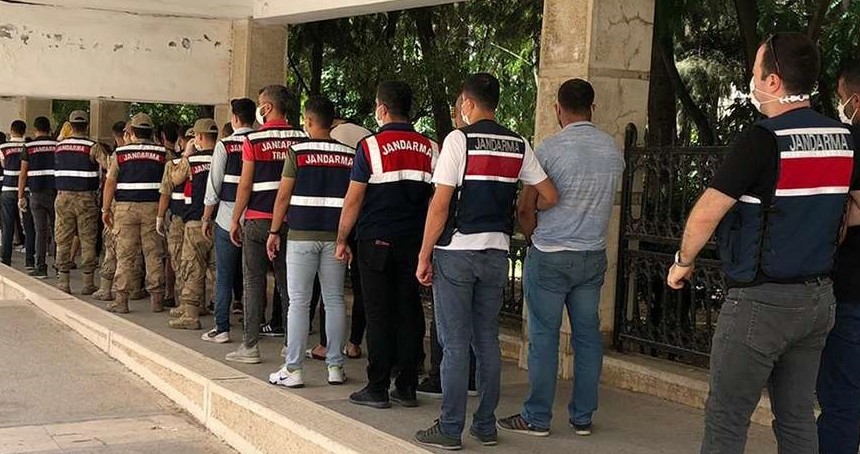 Ücretsiz kart vaadiyle 343 kişiyi dolandırdılar