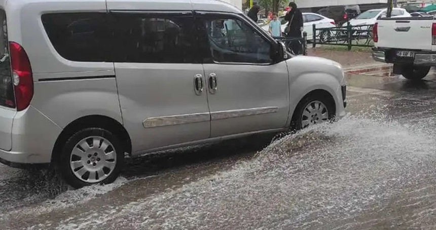Meteoroloji'den kuvvetli sağanak ve toz taşınımı uyarısı