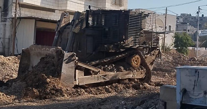 Tulkerem kuşatma altında, binlerce aile yerinden edildi