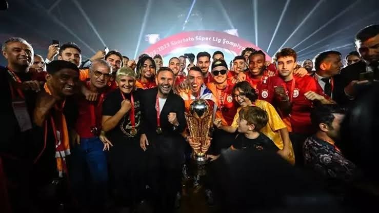 Galatasaray şampiyonluk kupasına kavuştu