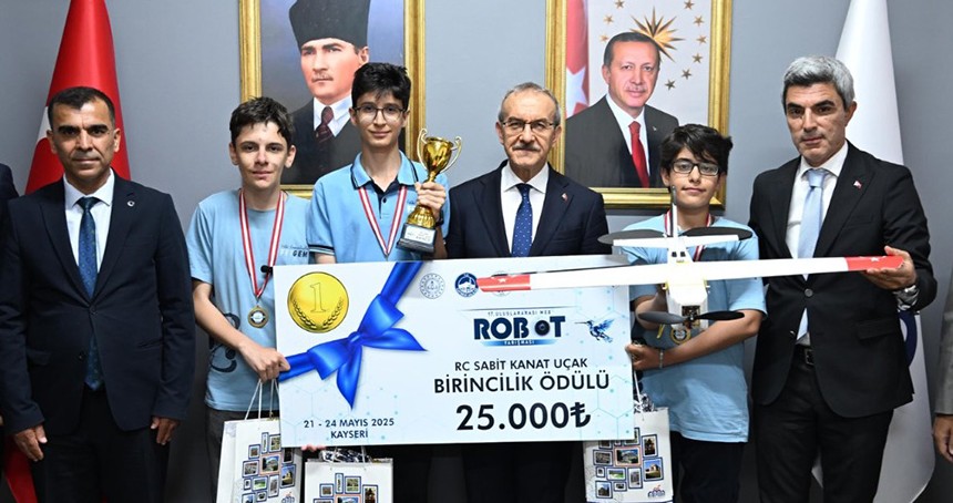 Malatya'da fen lisesi öğrencilerinin yaptığı İHA Türkiye birincisi oldu