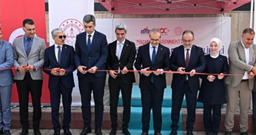 Malatya Valisi Yavuz: Eylül itibariyle, deprem öncesine kıyasla yüzde 25 daha fazla dersliği hizmete açmış olacağız