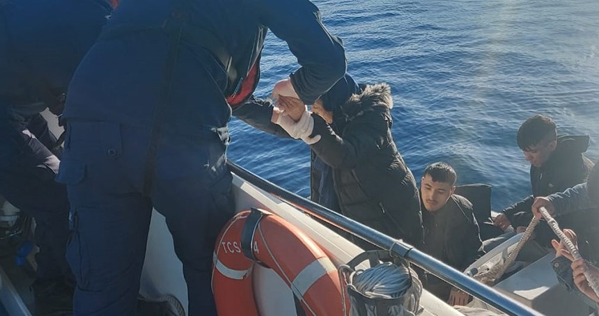 Muğla açıklarında 93 düzensiz göçmen yakalandı