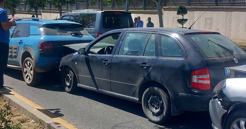 Diyarbakır'da zincirleme trafik kazası: 6 yaralı