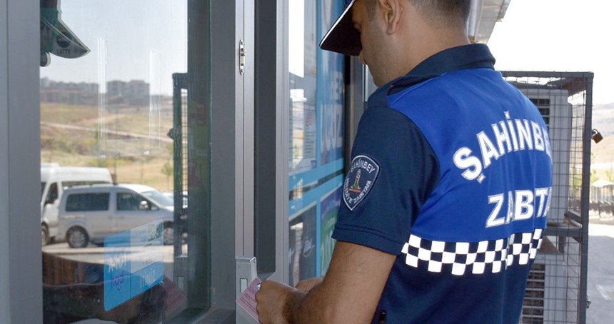 Gaziantep'te tarihi geçmiş ürün satan bir zincir market ve bir kantin kapatıldı